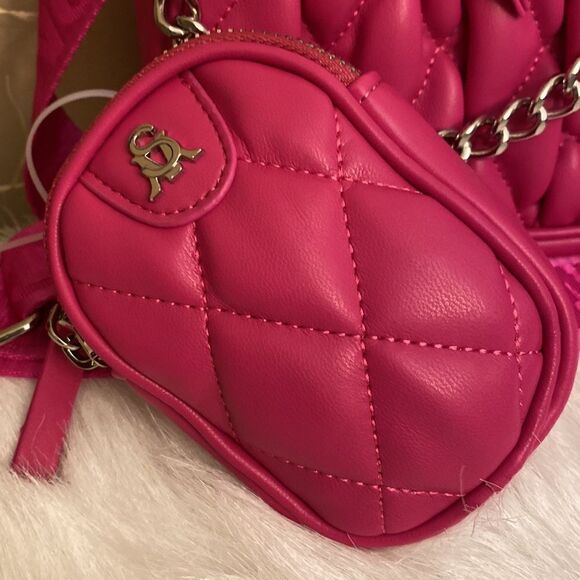 NWT Steve Madden (Bvital) Quilted Crossbody Bag w/ AirPod Coin Pouch - Fuchsia - Picture 11 of 17